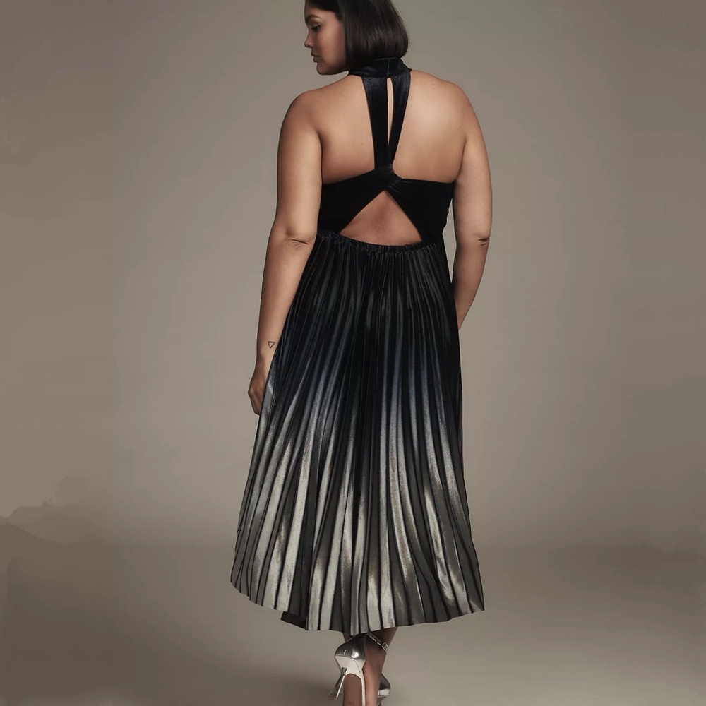 NWT Anthropologie Pleated Velvet Midi Dress Navy Size 1X - Picture 2 of 6